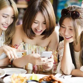 女性は誕生日のサプライズ&お祝い、特製ケーキプレートも無料!