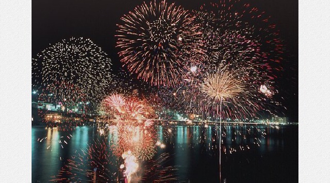 伊豆湯河原温泉花火大会 2017 / 平成29年7月17日(月・祝)　※予備日7月20日(木）