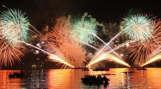 宮津燈籠流し花火大会2018 関西・京都夏祭り・花火大会 2018宮津燈籠流し花火大会 打上情報 花火打上日