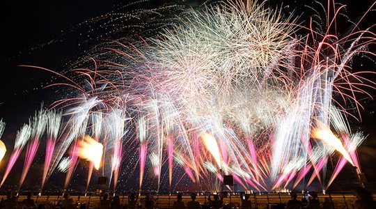 芦屋サマーカーニバル2019・日程・見所・穴場 関西・兵庫花火大会2019・兵庫関西・兵庫夏祭り2019 - 「生演奏とのコラボレーション、技術の花火ステージ」