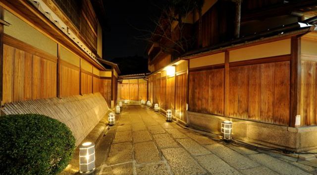 京都 東山花灯路 お祭り 2021 京都府京都市東山区粟田口 三条坊町 青蓮院から清水寺に致る東山地域 開催期間・日程・混雑状況 催事・行事・イベント 2021