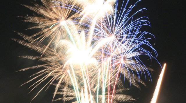疫病退散の願いをこめた花火を5月1日(土)に打ち上げ 当日は、営業時間を延長。開放的な園内で自粛生活ににおけるリフレッシュを提供。