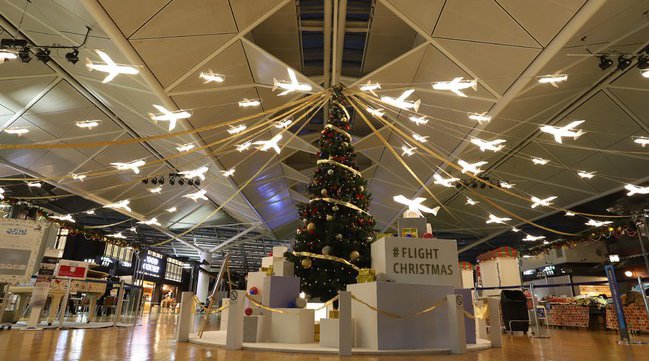 中部国際空港セントレア 光り輝く飛行機が空港を彩る『FLIGHT CHRISTMAS2021』を開催 中部国際空港株式会社