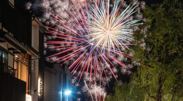 夏物語 夢花火 花火大会2022 日程・穴場・打ち上げ時間 兵庫県豊岡市城崎町湯島 城崎温泉街 - 兵庫花火大会