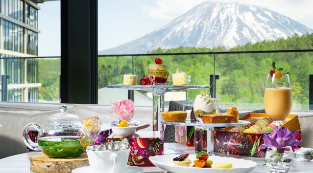 【パーク ハイアット ニセコ HANAZONO】ピエール・エルメ・パリ 夏のアフタヌーンティー、マウンテンライツ イブニングティー、テイクアウトボックスが7月1日より期間限定で登場