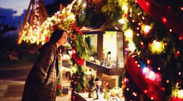「神戸クリスマスマーケット2022」を開催。神戸布引ハーブ園のクリスマスの恒例イベント。ドイツのクリスマスグッズや本場のグリューワイン(ホットワイン)などが勢揃い。クリスマス気分を満喫いただけます。