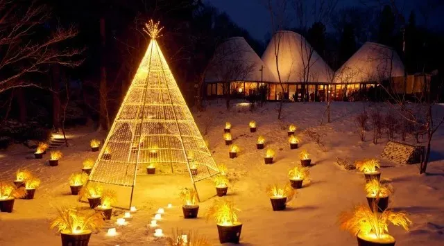 【リゾナーレ那須】稲穂をテーマにした黄金色のイルミネーションが輝く「稲穂クリスマス」今年も開催~施設内の田んぼで収穫した稲穂を使ったクリスマスリースづくり体験も登場!~星野リゾート