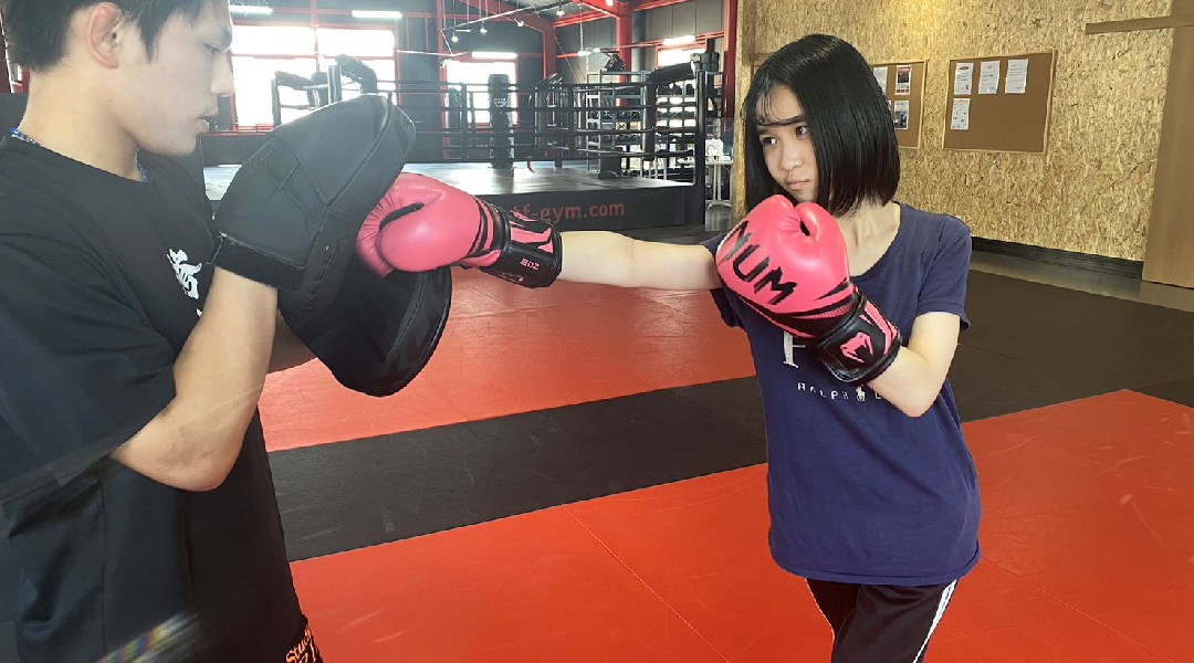 格闘技初心者・女性の方にオススメです!!本格的だけど楽しく運動できます!