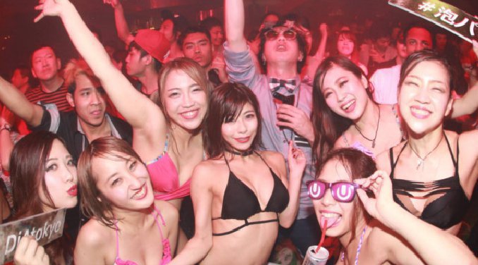 【六本木 DiA Tokyo:8/26 日曜日】今年初の泡パーティー★アワダ!シゲキダ!ディアトウキョー【BUBBLE PARTY】開催!SPゲストに【ちぃたん☆】登場!クーポン利用でお得★