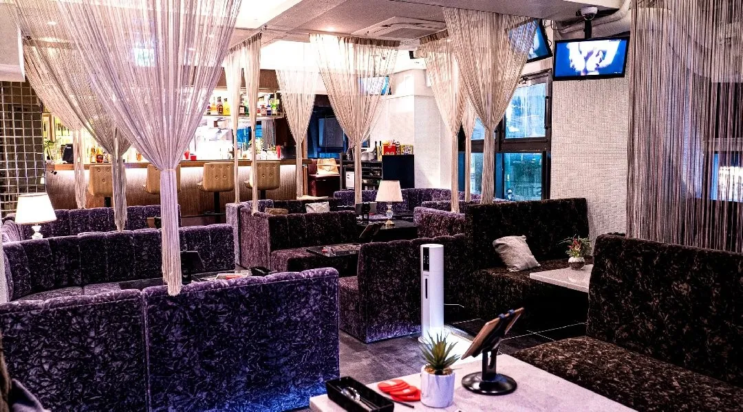 【恵比寿 相席ラウンジMILAS - ミラス】相席ラウンジミラスがオープン!平日から豊富なお酒・ドリンク飲み放題!食べ放題もあり!恵比寿駅から30秒!ラグジュアリー個室とカラオケ付きVIPも!