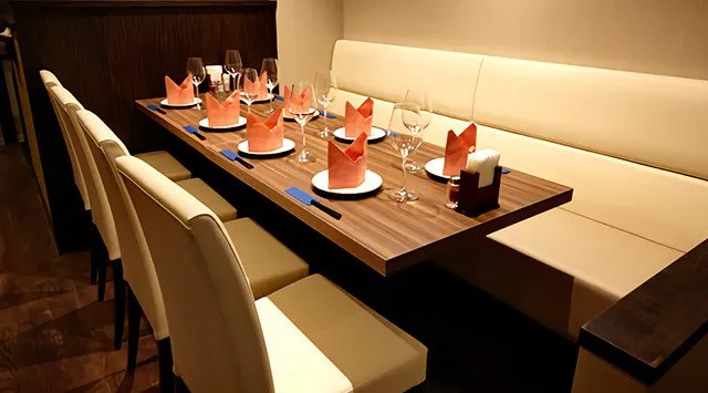 【丸の内】東京駅から直結★男性参加者は24歳以上のハイステータスな方★本場のインド料理お楽しみ頂けるレストラン 辛いのが苦手な方も安心のカレーオフ会│イベント・オフ会 インドレストラン コイヌール