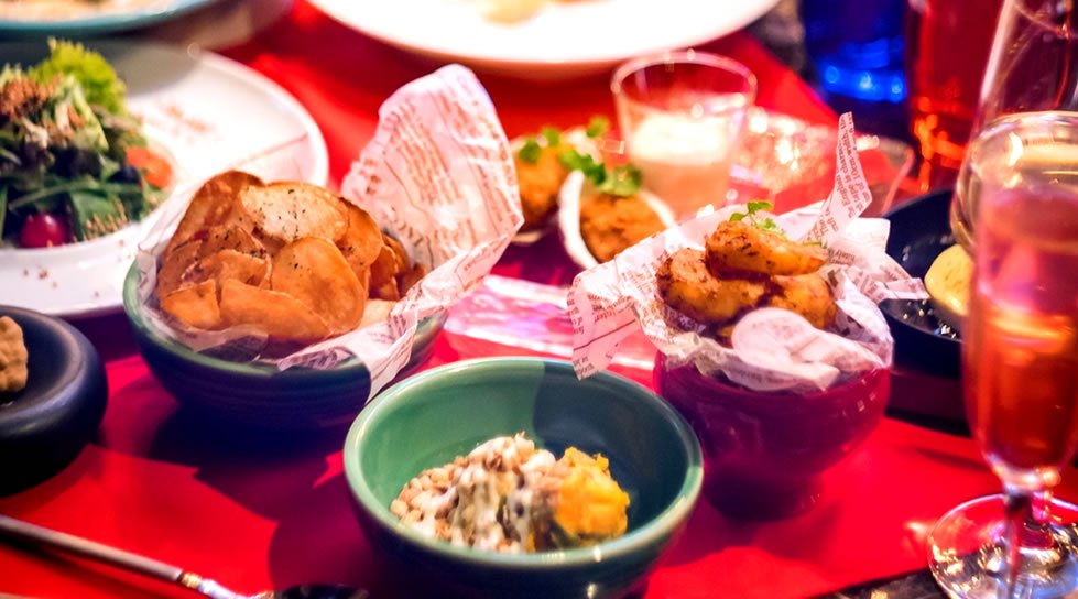 銀座コリドー街 話題の相席屋がプロデュースした『新しい相席』フィックスラウンジ銀座店!上品で優雅で贅沢な一時がコンセプトの相席ラウンジ!男女共飲み放題!更に嬉特典多数!お得に出会いを楽しもう!