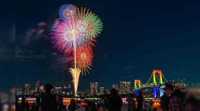 お台場レインボー花火 花火大会2025 12月6日 (土)、13日 (土)、20日 (土)、24日 (水)、27日 (土) 19:00より約5分間 - 見所・穴場・開催日時 - 花火大会・お祭り