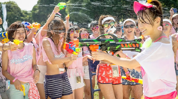 ウォーターランフェスティバル 2016 東京 この夏日本中で話題騒然のウォーターランが開催!大人の本気の水遊び!