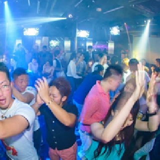 六本木 7Sense:火曜日 11/20 : 写真