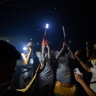 IP TOKYO 新宿 金曜日 : 写真