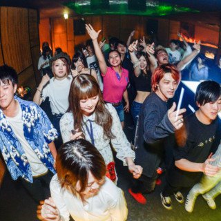 渋谷 ローレル東京 金曜日 : 写真