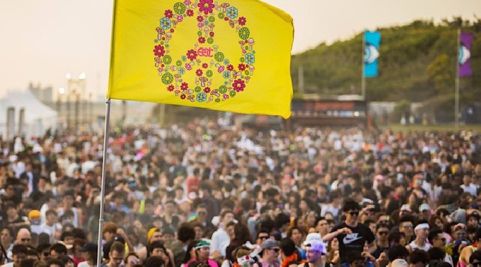 4/29-4/30 EDC 東京 JAPAN TOKYO 2017 フェス GW : ビーチ会場はさながら海外フェスのような最高の雰囲気!