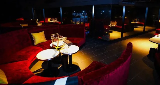 WARP SHINJUKU - クラブ ワープ 新宿 : B1:WING SEAT!ワープのVIPは超豪華!特別な人と特別な時間を!