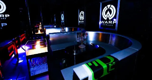 WARP SHINJUKU - クラブ ワープ 新宿 : B2 UNIVERSE SEAT!早い時間は超お得!ゆったり座って楽しもう!