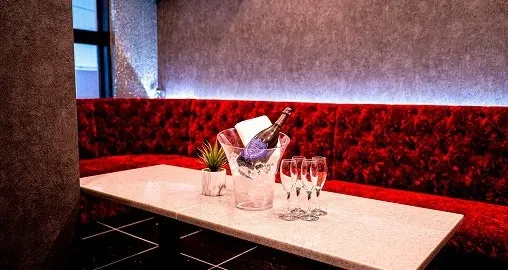恵比寿 相席ラウンジ LUXURY LOUNGE MILAS 恵比寿店 - ラグジュアリーラウンジミラスエビス : VIPエリアもご用意