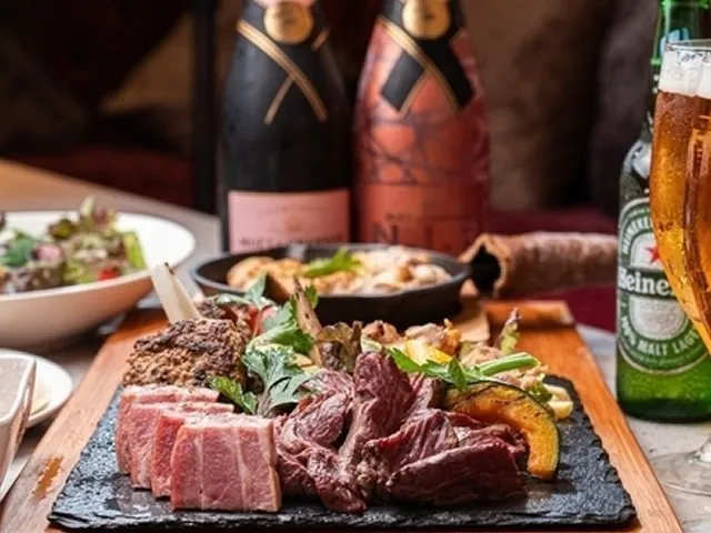 【プレミアムお店貸切プラン】モエシャンドンで乾杯付!3.5H飲み放題&豪華特製ビュッフェ料理*12品付8,500円⇒8,000円