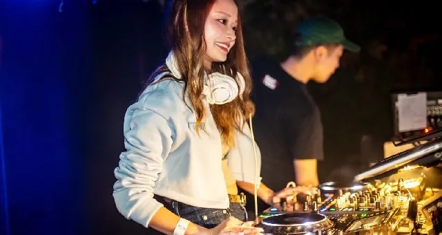 DJ Mona - モナ :