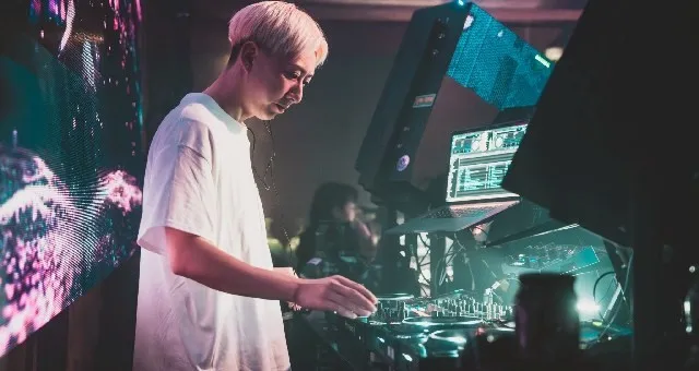 DJ YOU-Boi :