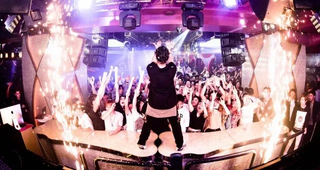 DJ TAI IKEZAWA - タイイケザワ : 毎週土曜日に1000人以上を動員し終始超満員!週末の渋谷で盛り上がるならここ!!