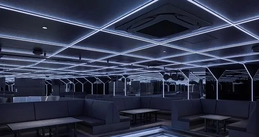 V2 TOKYO ROPPONGI - ブイツー東京 六本木 :