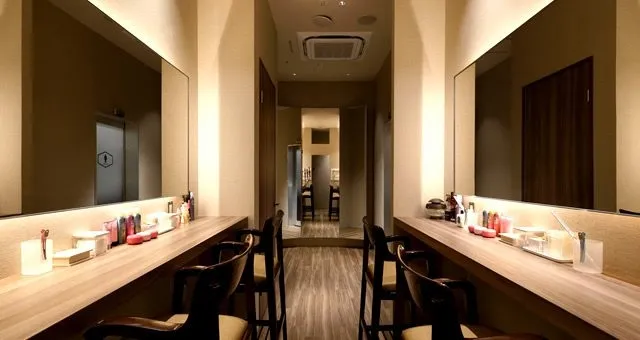 JIS 難波・大阪 - NAMBA 相席BAR : パウダールーム完備!充実したアメニティで快適な相席をお楽しみください!