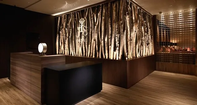 JIS 難波・大阪 - NAMBA 相席BAR : 地下鉄御堂筋線・千日前線「なんば駅」15-B出口より直結!雨の日でも楽々入店!