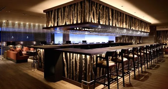 JIS 難波・大阪 - NAMBA 相席BAR : JIS難波で飲めるドリンクは300種類以上が無料! スペシャルなお酒も!