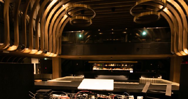1 OAK TOKYO - ワンオーク東京 : DJ機材完備、海外一流アーティストも使用する最先端の音響設備!