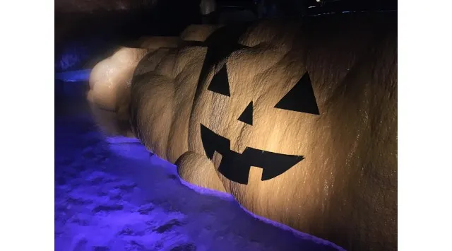 【ハロウィン】ヤバい!デカい!期間限定「南の島の地底ジャック・オー・ランタン」!外周約31メートルにもなる巨大ジャック・オー・ランタンが登場 南都グループ