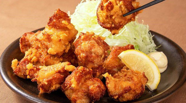 ガストでアプリ会員限定「大からあげセット」がライス付きで499円(税抜)<残ったら持ち帰りOK!唐揚げ10コに胸がおどる!>キッズメニューご注文やクーポンご利用でカプセルトイがもらえるキャンペーンも