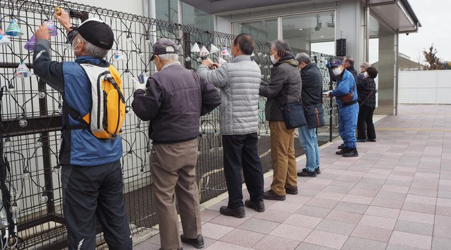 郡山駅ビッグツリーページェント点灯。あたたかい光を郡山に。ニラク
子供たちの「楽しいとき」「嬉しいとき」を描いたランプシェードを集めて装飾。