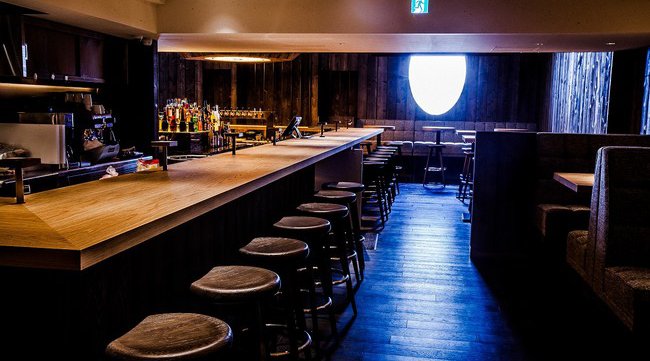 ソロランチにもお勧め!六本木「THE PUBLIC SIX」でランチがスタート!極上リブアイロールステーキセットを1,500円で販売