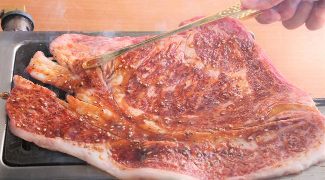 “名物!!黒毛和牛のはみ出るカルビ”で話題の「大阪焼肉・ホルモン ふたご」、神奈川県・横浜駅東口に2月16日(火)グランドオープン!株式会社FTG Company