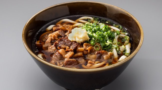 北九州市小倉発祥【ゴロゴロ牛肉・たっぷり生姜・黒いつゆ小倉に根付くソウルフード】肉肉うどんが食べられる「小倉肉うどんパンチ」が埼玉県朝霞市に3月8日OPEN 福岡県北九州市内で人気の、ホロホロの鶏肉