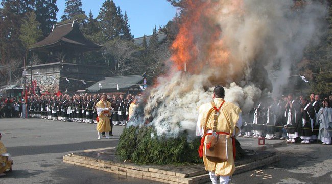 “オンライン参拝祈願 in 高野山”の第2弾!春を告げる「高野の火まつり」を高野山金剛峯寺よりライブ配信〜臨場感溢れるカメラアングルで伝統行事を体感!3/7(日)12時30分スタート〜17LIVE株式
