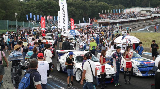 【世界レベル】のドリフトバトル!!「D1グランプリ 2021」の開幕戦 を4月24日(土)、25日(日)「奥伊吹モーターパーク」で開催!!