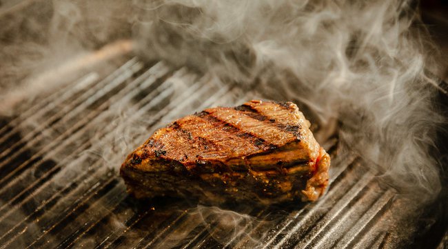 生で食べられるハラミの衝撃。極上ホルモン創作料理専門店が大井町に誕生!ザ・ホルモンクラブ・トウキョウ今までの煙まみれ、セルフサービスのホルモン屋とは一線を画す、画期的なホルモン料理専門レストラン