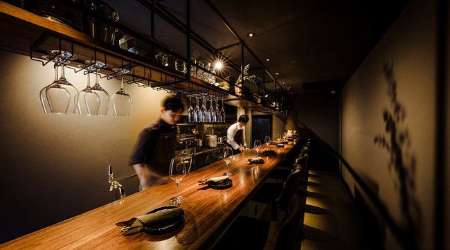 生で食べられるハラミの衝撃。極上ホルモン創作料理専門店が大井町に誕生!ザ・ホルモンクラブ・トウキョウ今までの煙まみれ、セルフサービスのホルモン屋とは一線を画す、画期的なホルモン料理専門レストラン