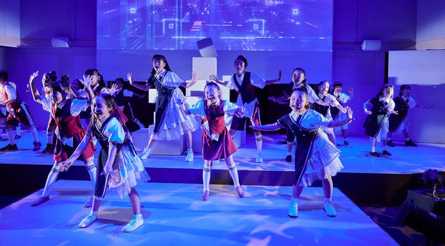 本日開幕!平均年齢9歳のキッズチームと平均年齢13歳のティーンチームのミュージカル「WITH」!全方位型36.8ch音響の没入型劇場<Artware hub>にて 公演はオンライン配信あり 好評発売中