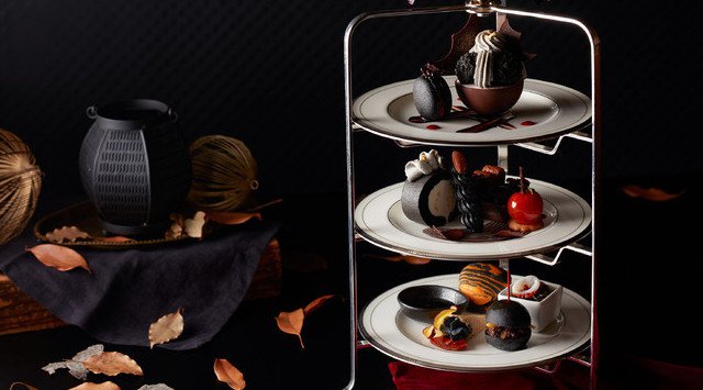 【グランドニッコー東京 台場】「ハロウィンブラック アフタヌーンティーセット」提供期間:2021年10月1日(金)~10月31日(日)漆黒のハロウィンナイトを演出