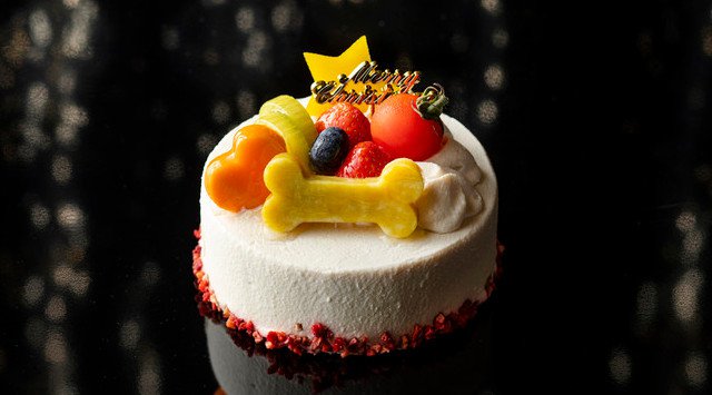 コンラッド東京、9月16日(木)よりクリスマスケーキ&スイーツの予約を開始 ベリー類をこぼれ落ちそうなほど贅沢に使った躍動感あふれるショートケーキや香り高いグランマルニエのケーキなど コンラッド東京