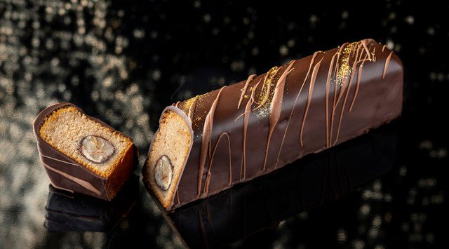 コンラッド東京、9月16日(木)よりクリスマスケーキ&スイーツの予約を開始 ベリー類をこぼれ落ちそうなほど贅沢に使った躍動感あふれるショートケーキや香り高いグランマルニエのケーキなど コンラッド東京
