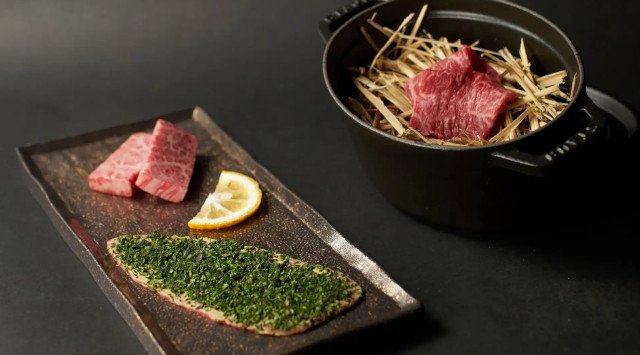 男のホンネはチョコより肉!?個室で焼肉デートが楽しめる「銀座 焼肉R」バレンタインフェア開催 ピンクをテーマにした華やかな焼肉コースメニューをご提供。すべてロゼワインのペアリングコースもご用意。