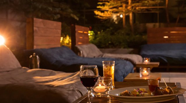 【メルキュール札幌】ホテル中庭ビアガーデン『La Terrasse(ラ・テラス)〜まちなか隠れ家テラス〜』7月2日より営業開始 街の真ん中すすきので夜空を眺めながら乾杯!
